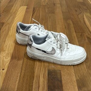 Nike Air Force 1 Low Pixel SE